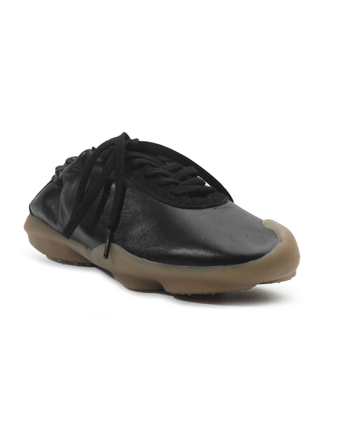 Pathfinder - Black / Gum