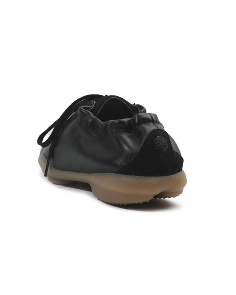 Pathfinder - Black / Gum