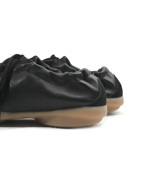 Pathfinder - Black / Gum