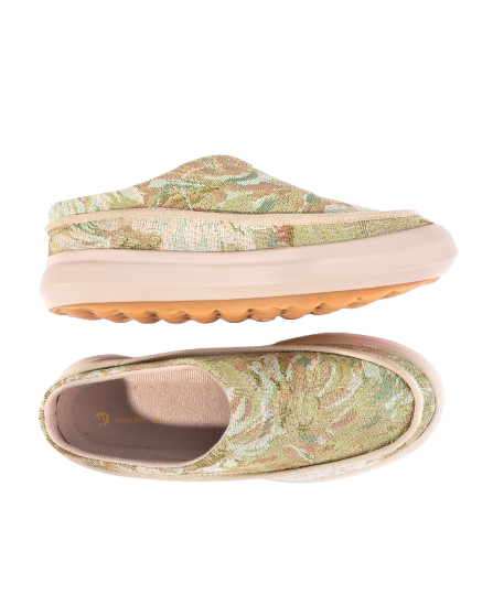 Celebrating the timeless appeal of juxtaposition, WANDER presents reimagined classics for S/S 2025Collection; WANDER's newest silhouette, IDL:16 Fisherman sandals, the iconic FD/08 and WNDWNsilhouettes juxtaposed with suave jacquard, and new all-black colorway for WNDWN, as a way of payinghomage to the things WANDER cherish the most; heritage and innovations.