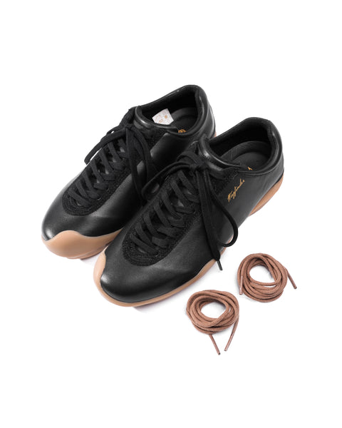 Wayfinder - Black/Gum