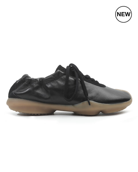 Pathfinder - Black / Gum