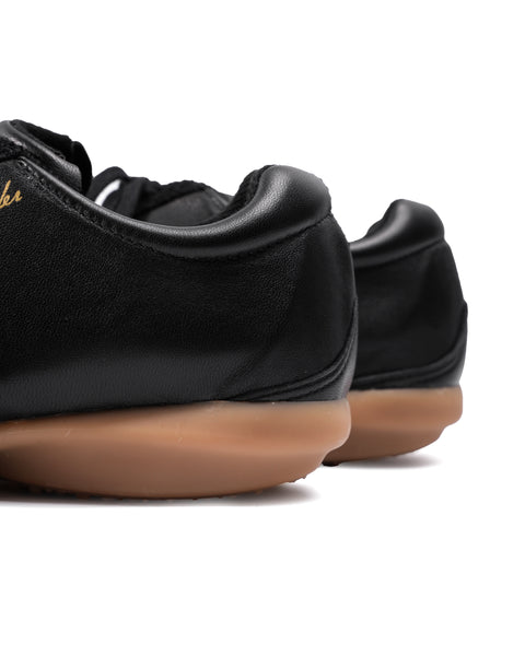 Wayfinder - Black/Gum