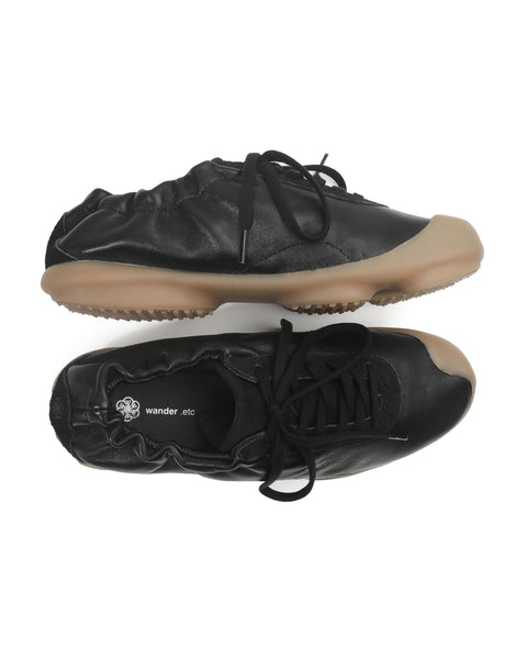 Pathfinder - Black / Gum