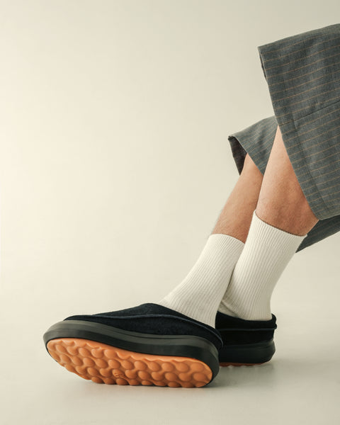 The WNDWN - Black / Gum